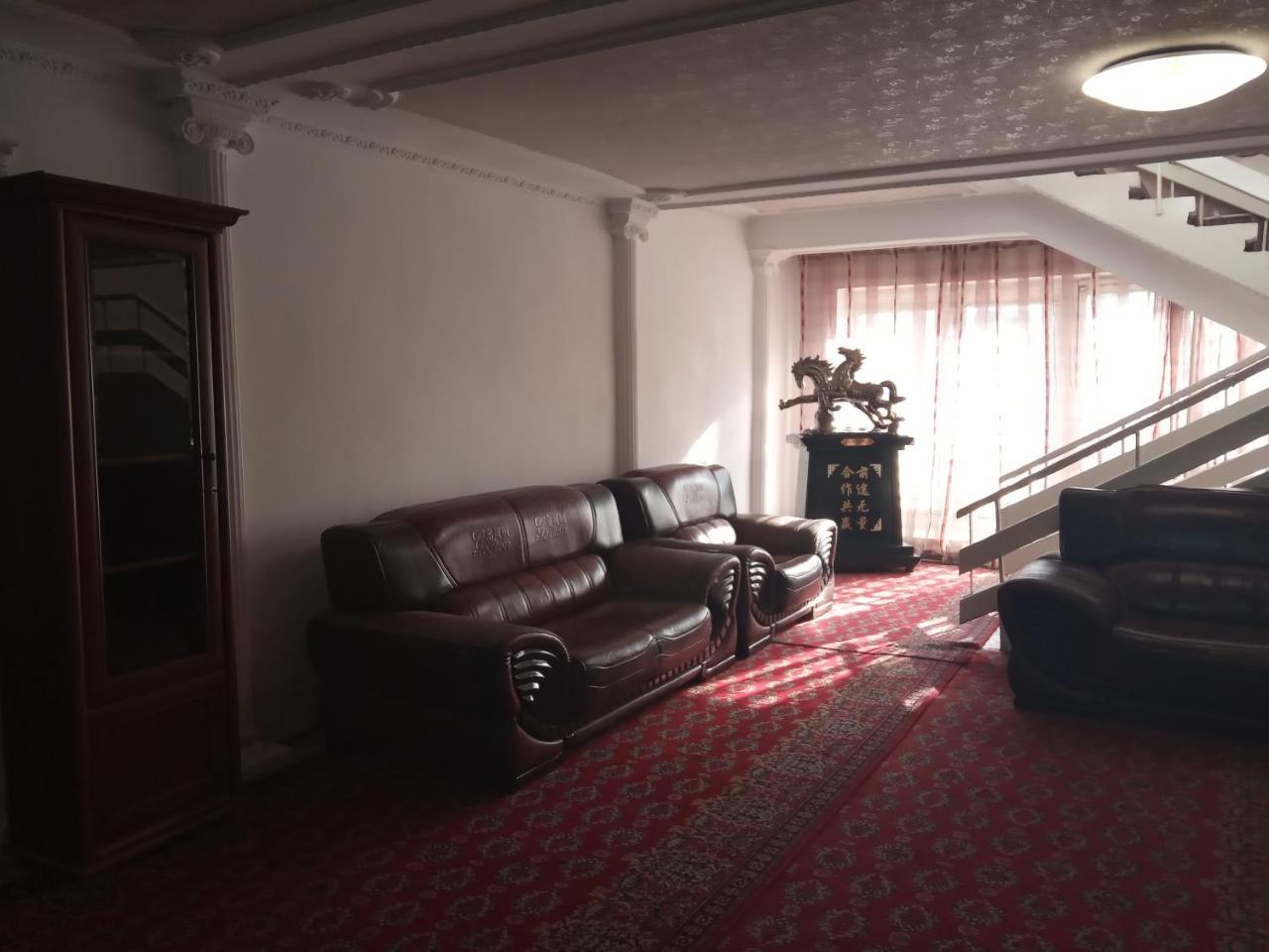 Panainn Hotel Alma-Ata Buitenkant foto